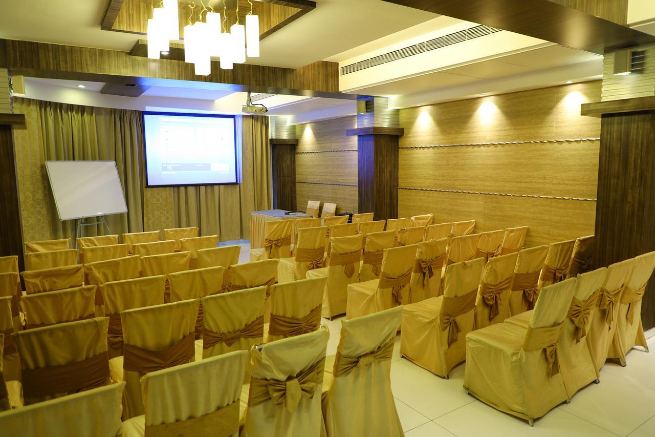 Hotel Alka Residency Thane Esterno foto